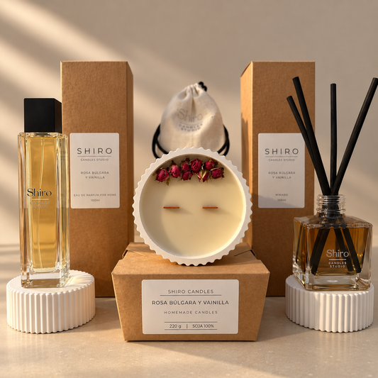 Pack Aroma Total Rosa Búlgara & Vainilla de Shiro Candles Studio con vela aromática de soja, mikado, perfume de hogar y ambientador. Fragancia floral, dulce y elegante.