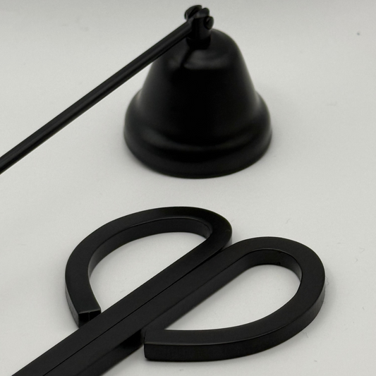 juego de cuidado para velas de metal negro muy elegante