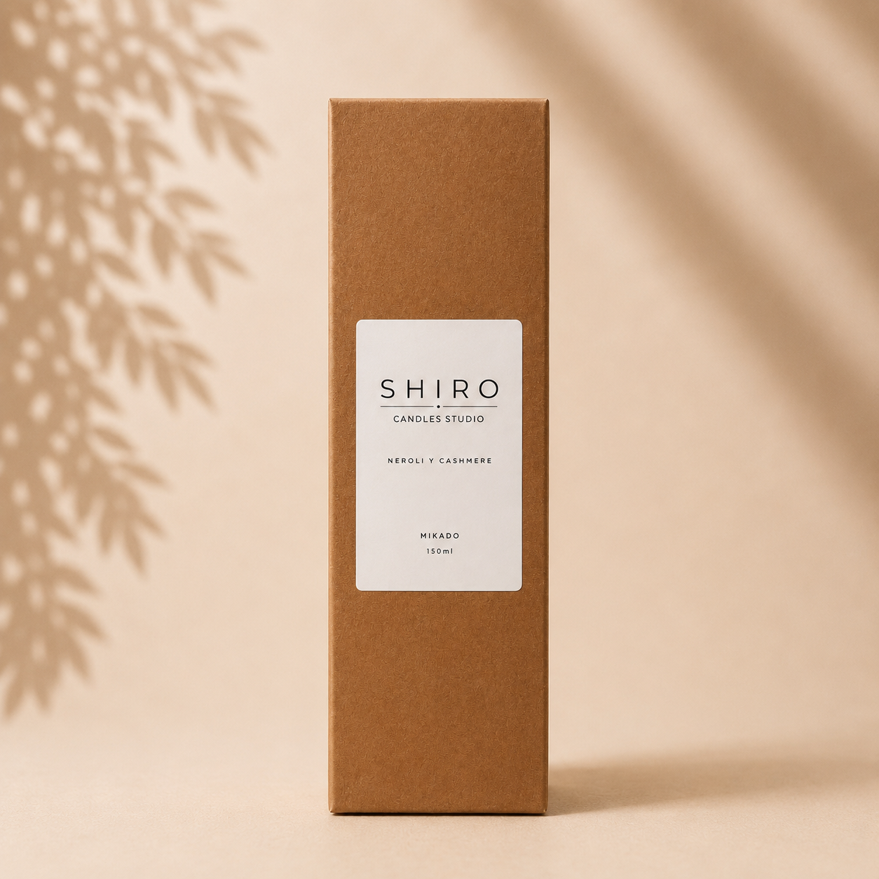 Caja del Mikado Neroli y Cashmere de Shiro Candles Studio. Difusor de aroma premium de 150 ml para perfumería del hogar de alta gama, con fragancia elegante de neroli y cashmere, larga duración y diseño minimalista.
