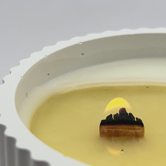 vela de soja aromatica de bombón de chocolate con mecha de madera crepitante
